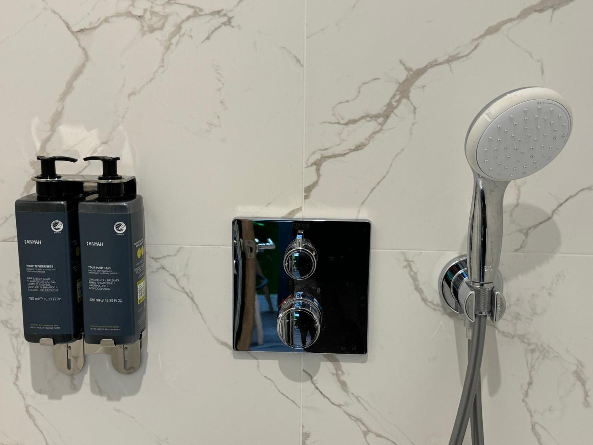 Southgate Luxury Apartments Elland Екстериор снимка