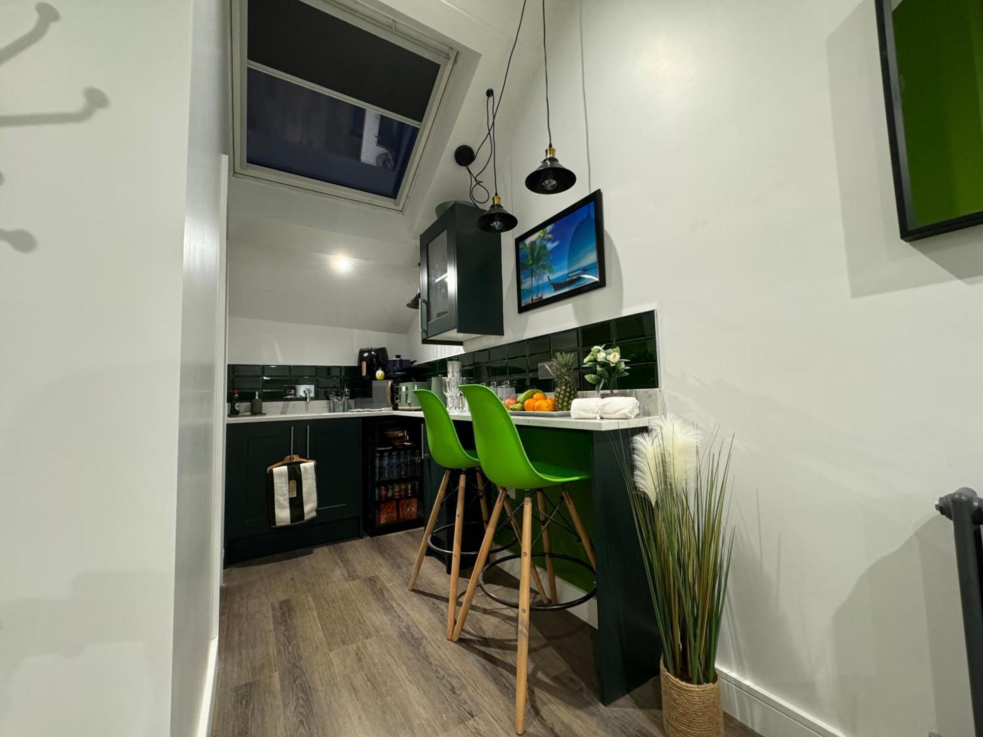 Southgate Luxury Apartments Elland Екстериор снимка