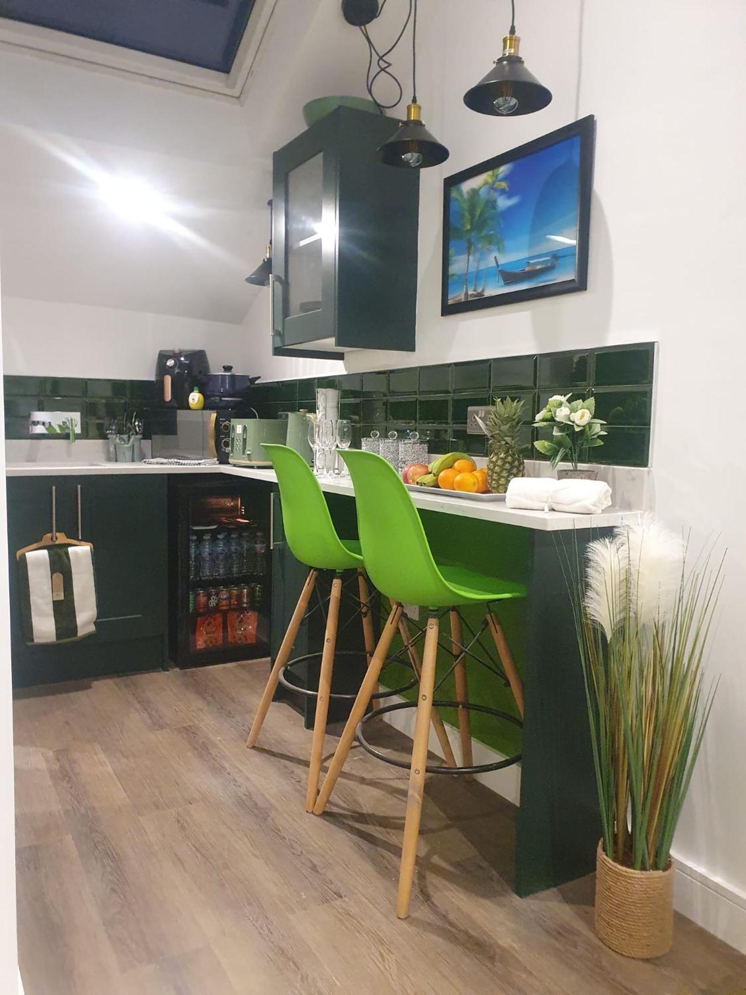 Southgate Luxury Apartments Elland Екстериор снимка