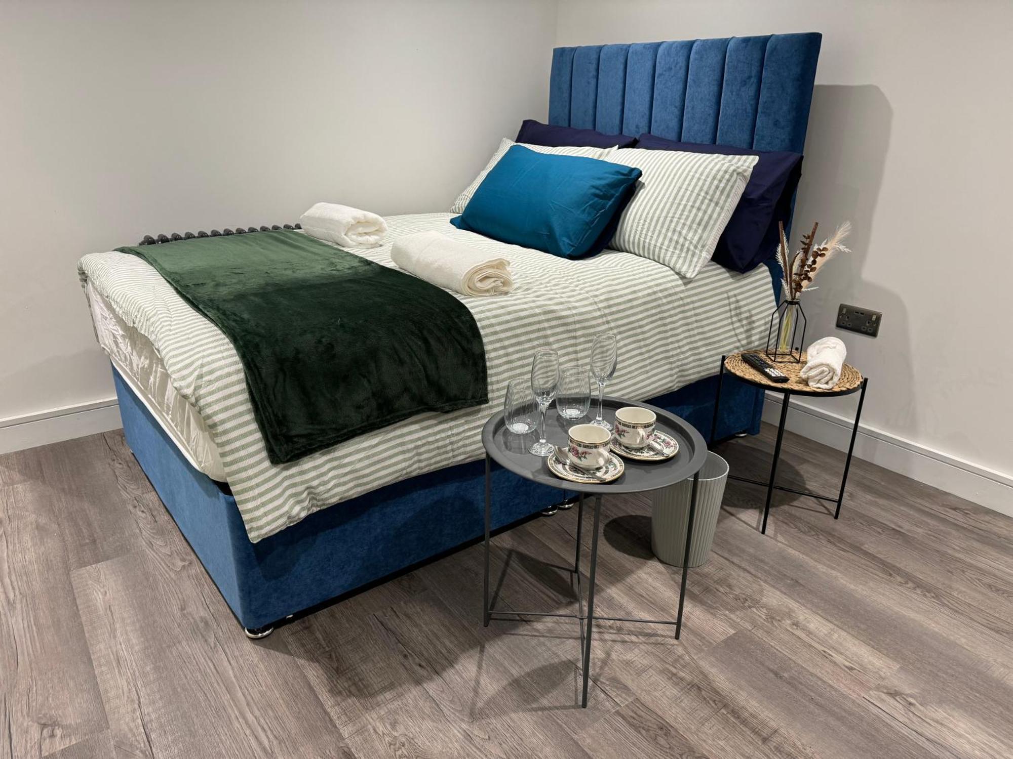Southgate Luxury Apartments Elland Екстериор снимка