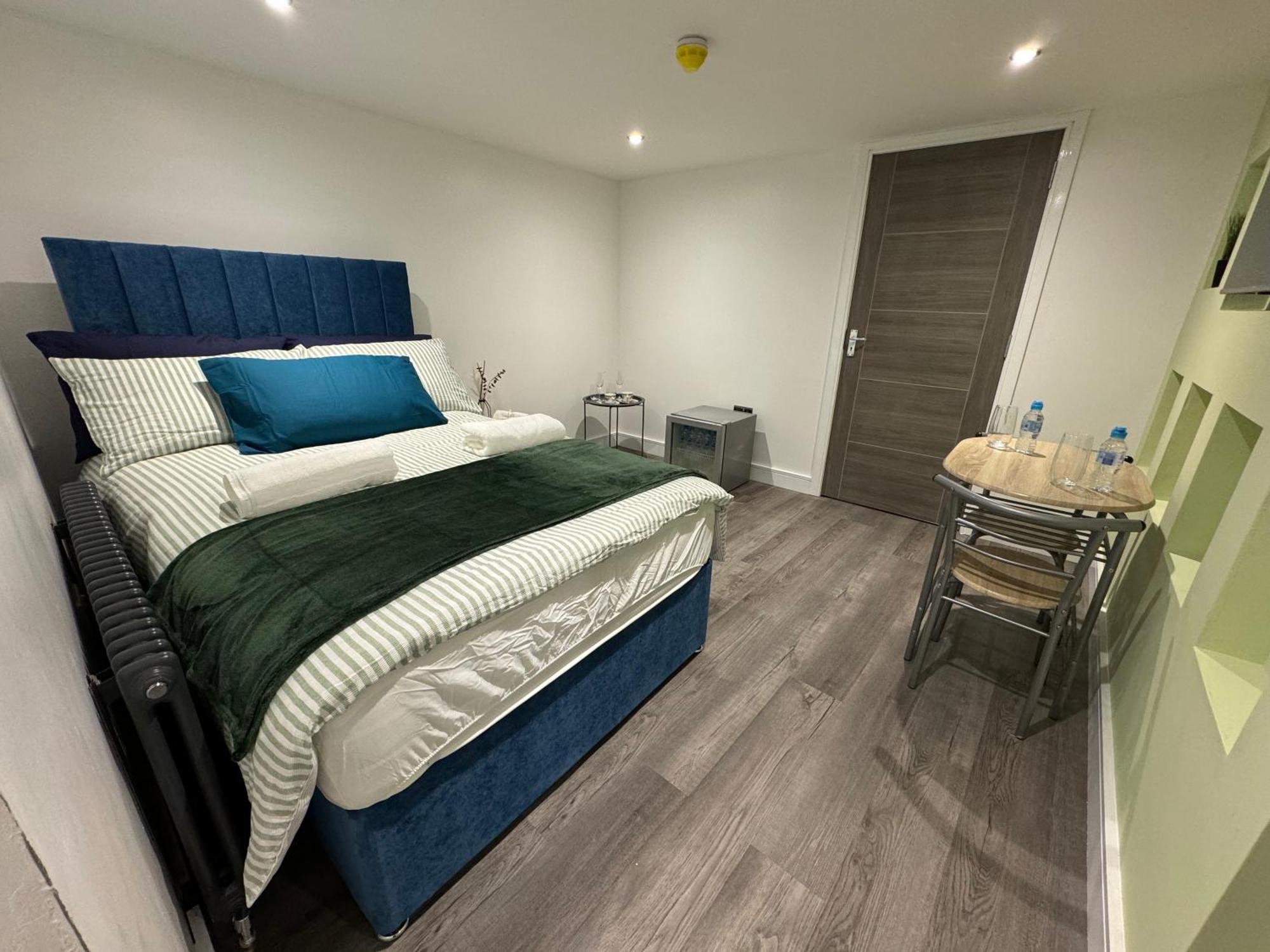Southgate Luxury Apartments Elland Екстериор снимка