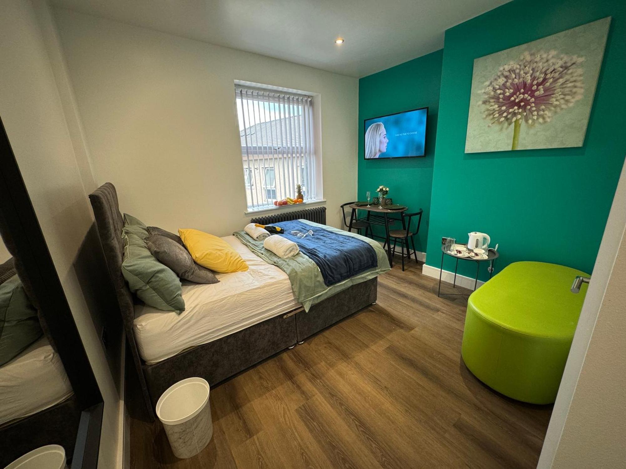 Southgate Luxury Apartments Elland Екстериор снимка
