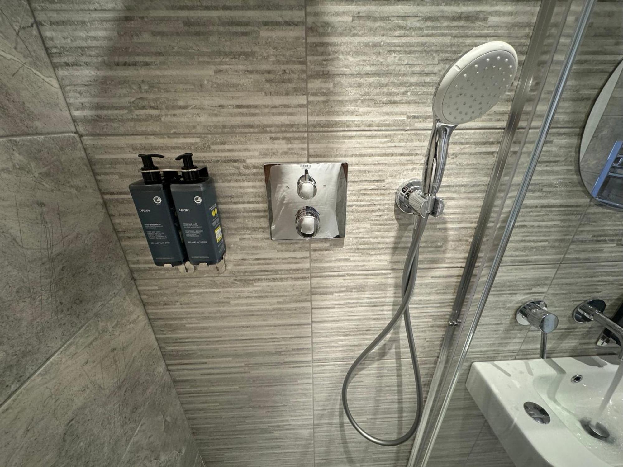 Southgate Luxury Apartments Elland Екстериор снимка