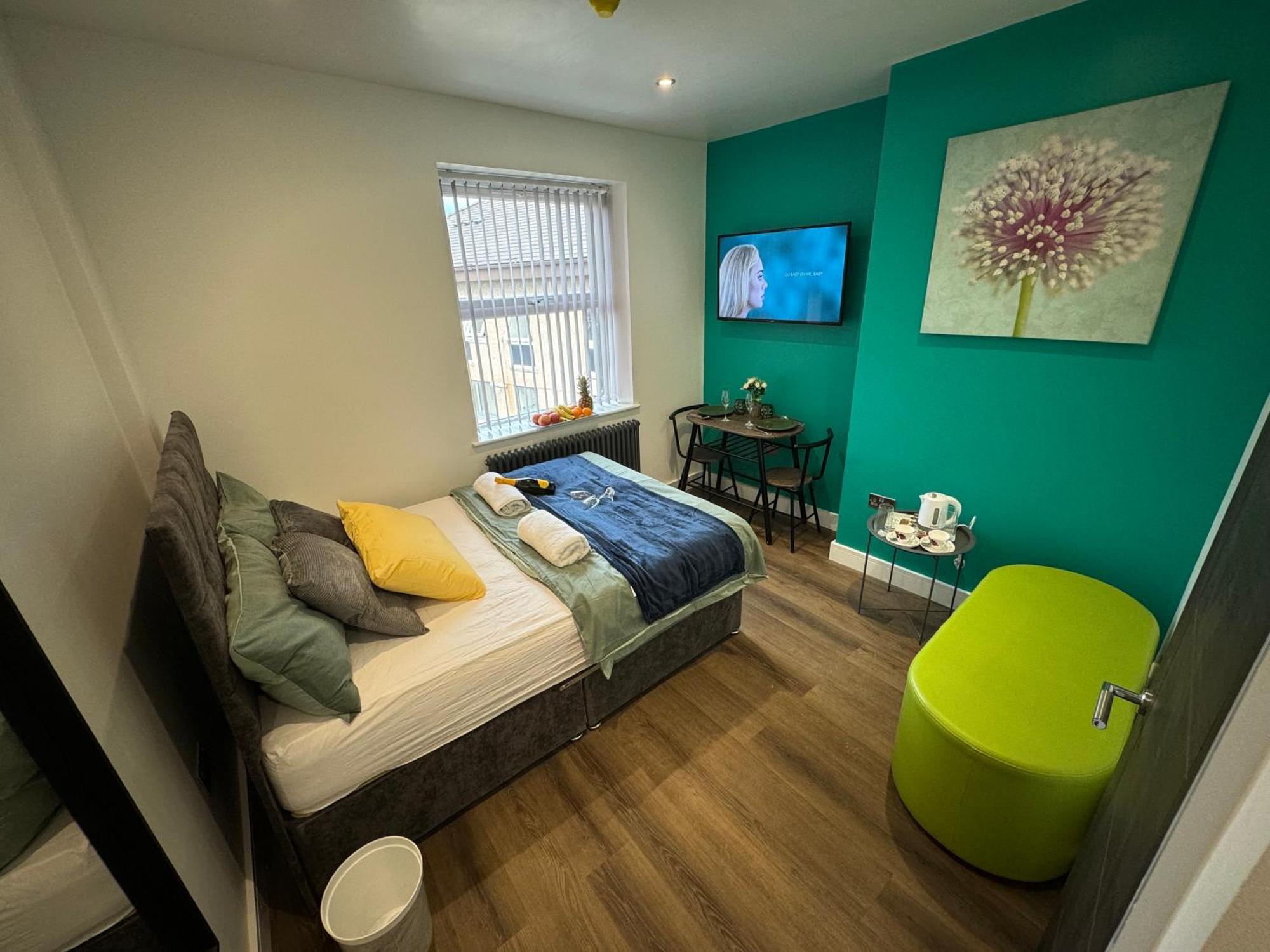 Southgate Luxury Apartments Elland Екстериор снимка