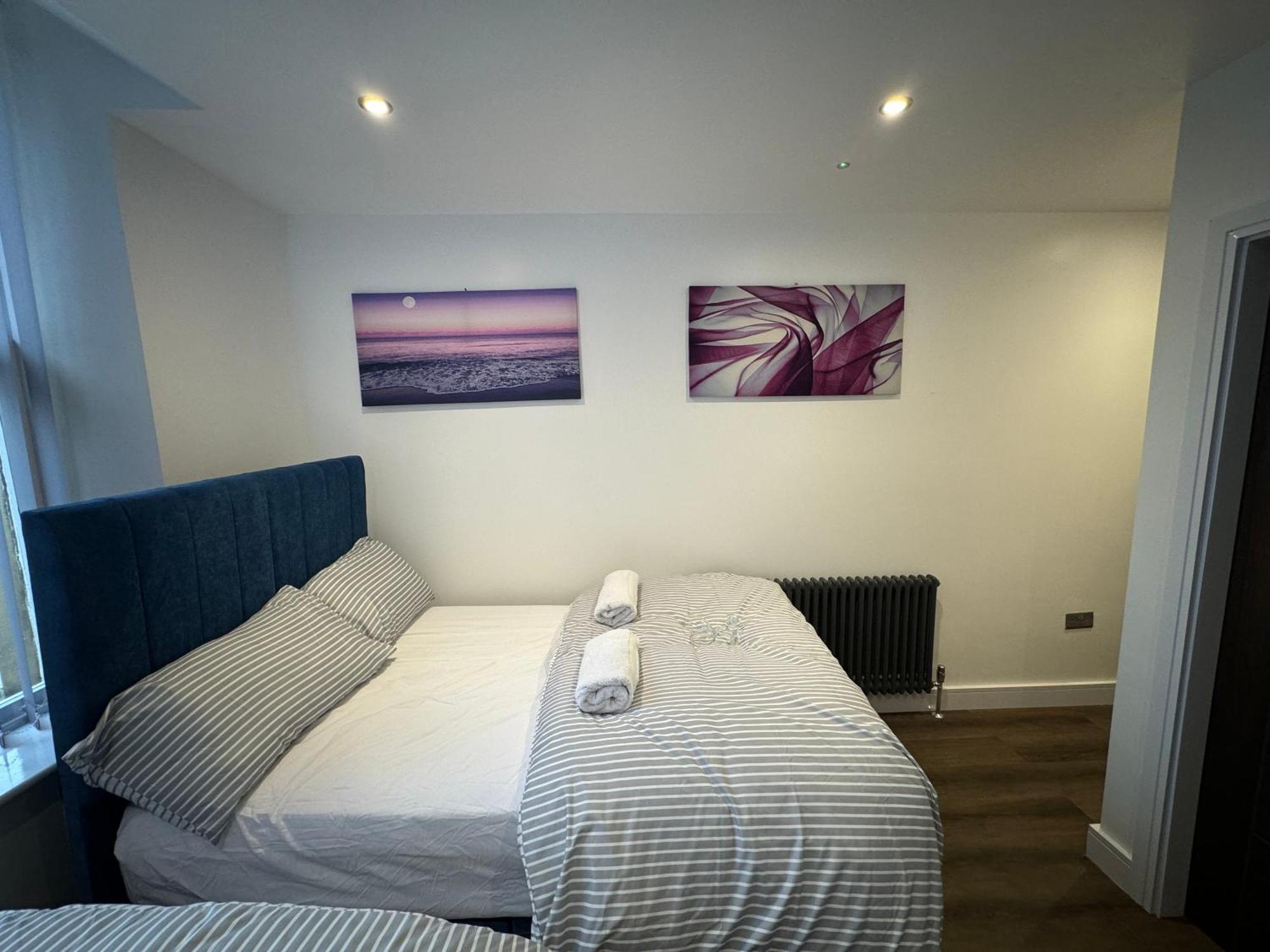 Southgate Luxury Apartments Elland Екстериор снимка
