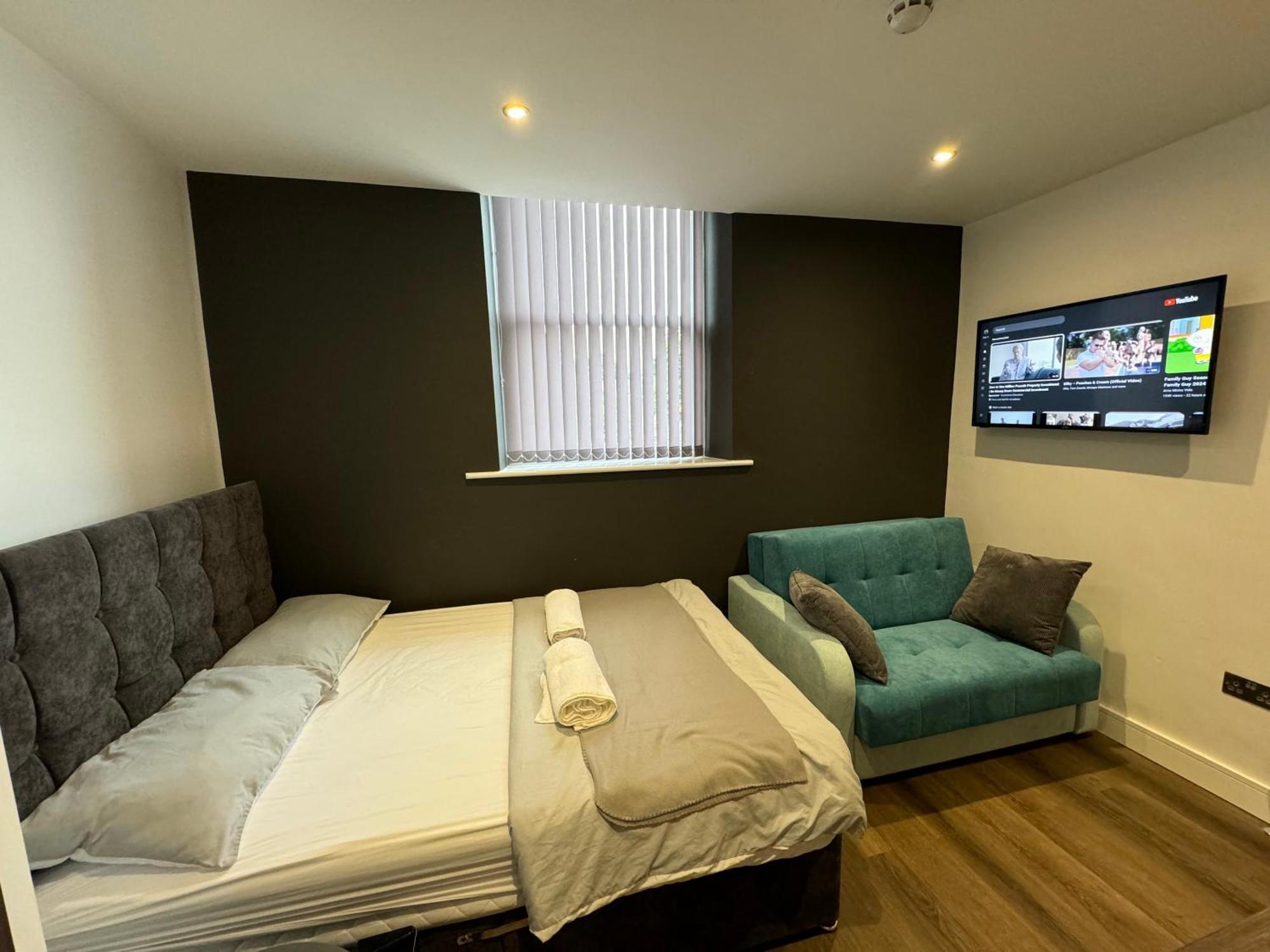 Southgate Luxury Apartments Elland Екстериор снимка