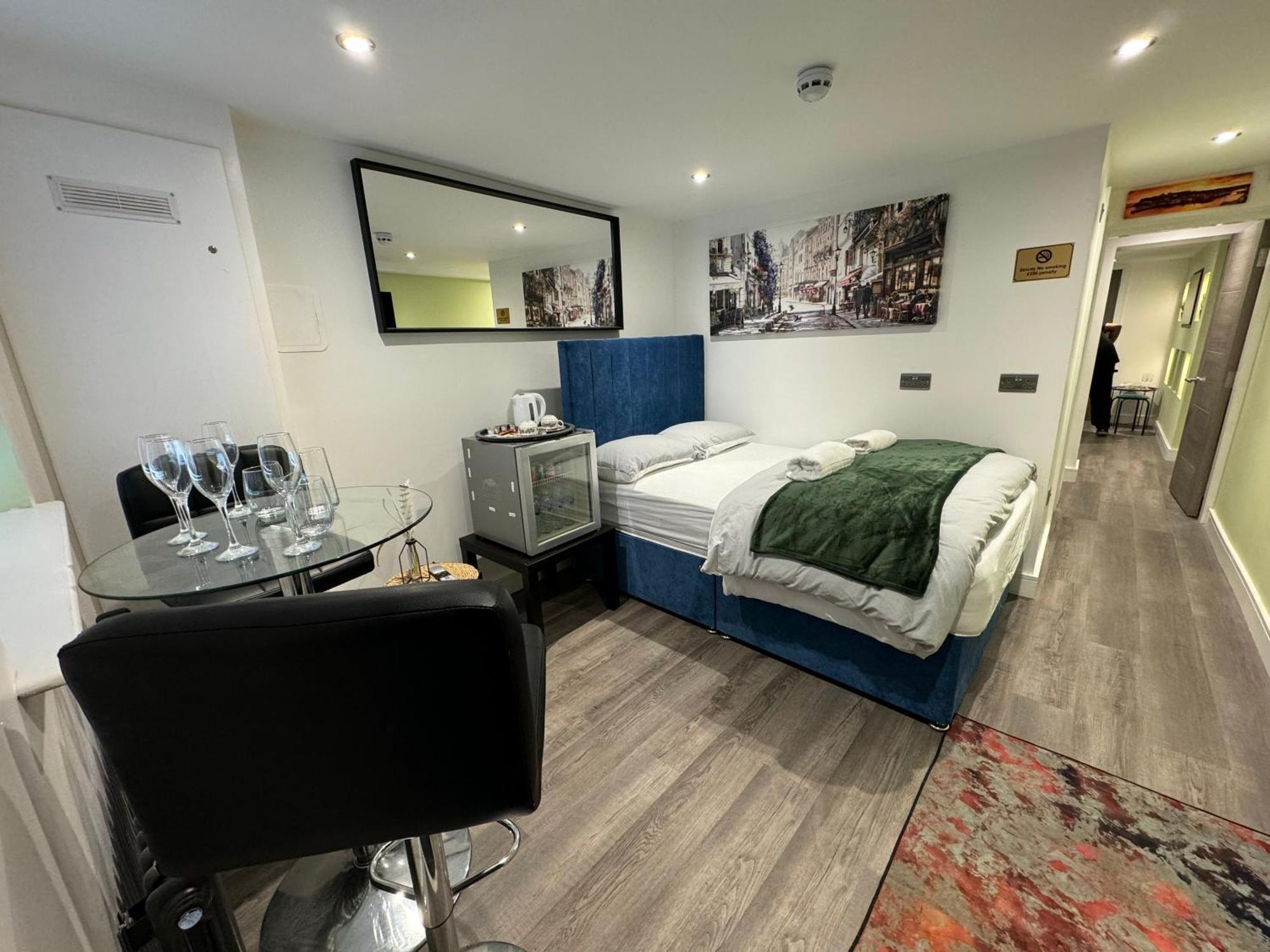 Southgate Luxury Apartments Elland Екстериор снимка