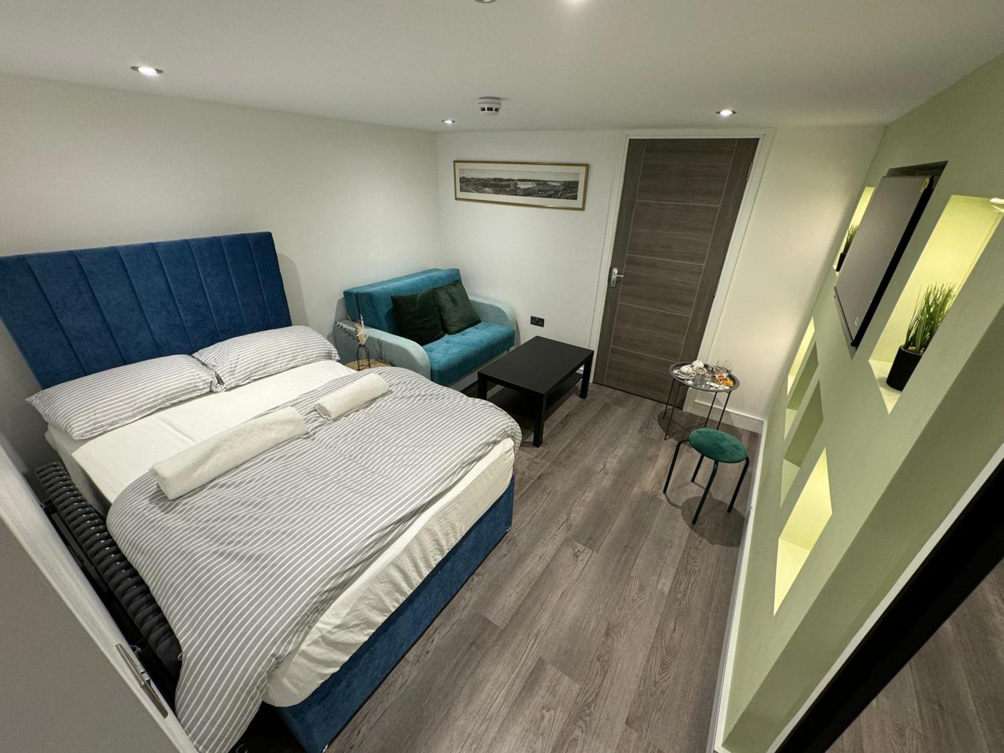 Southgate Luxury Apartments Elland Екстериор снимка