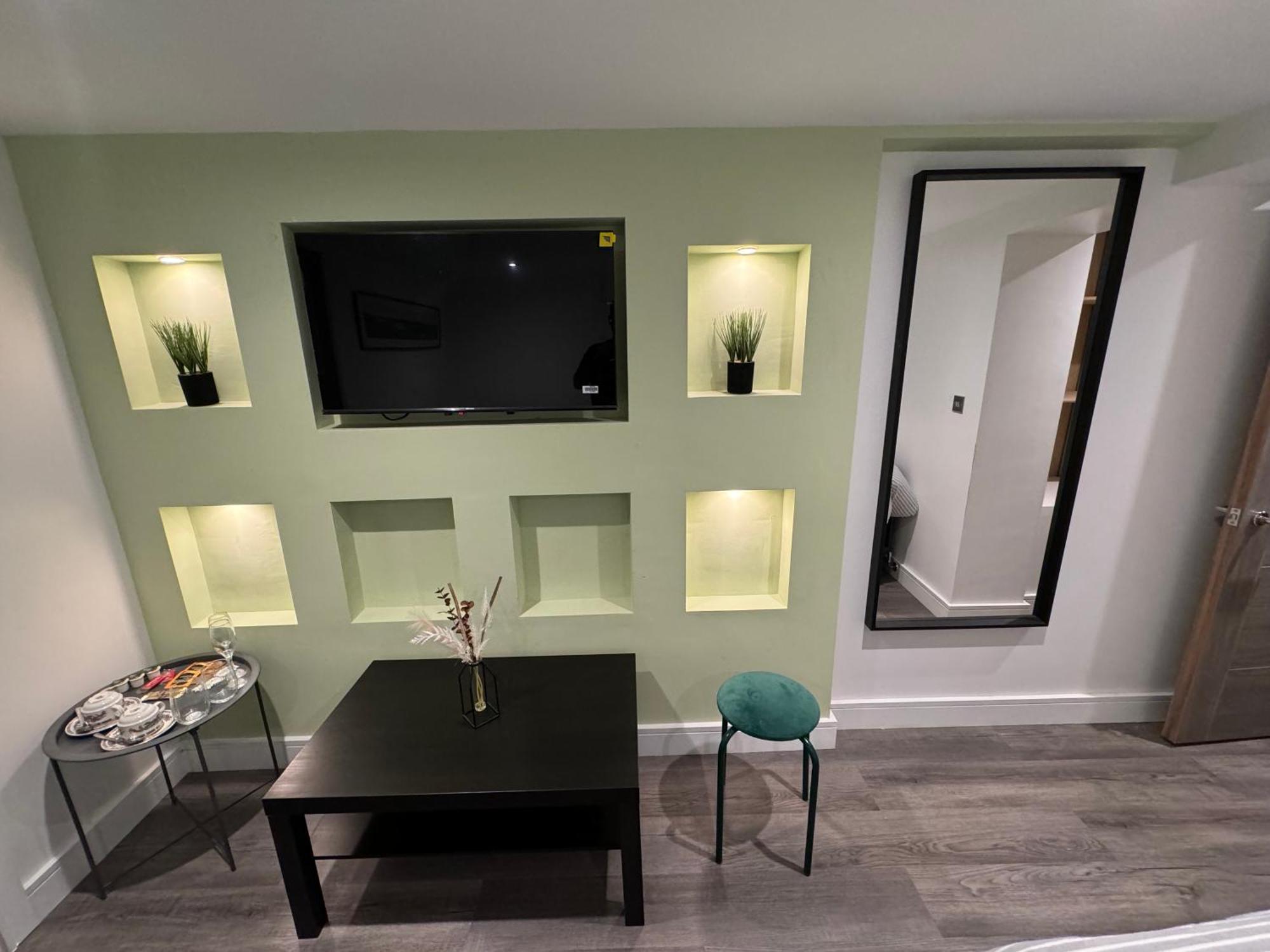 Southgate Luxury Apartments Elland Екстериор снимка