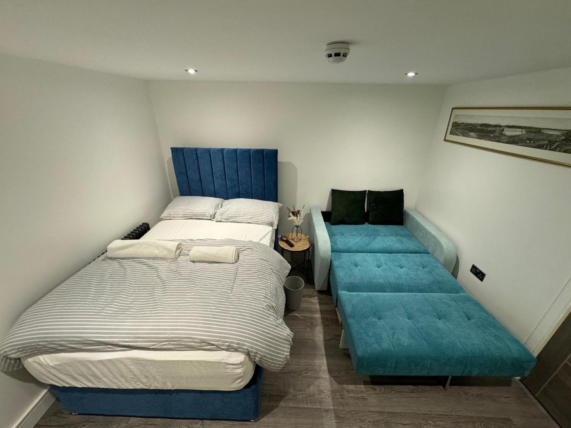 Southgate Luxury Apartments Elland Екстериор снимка