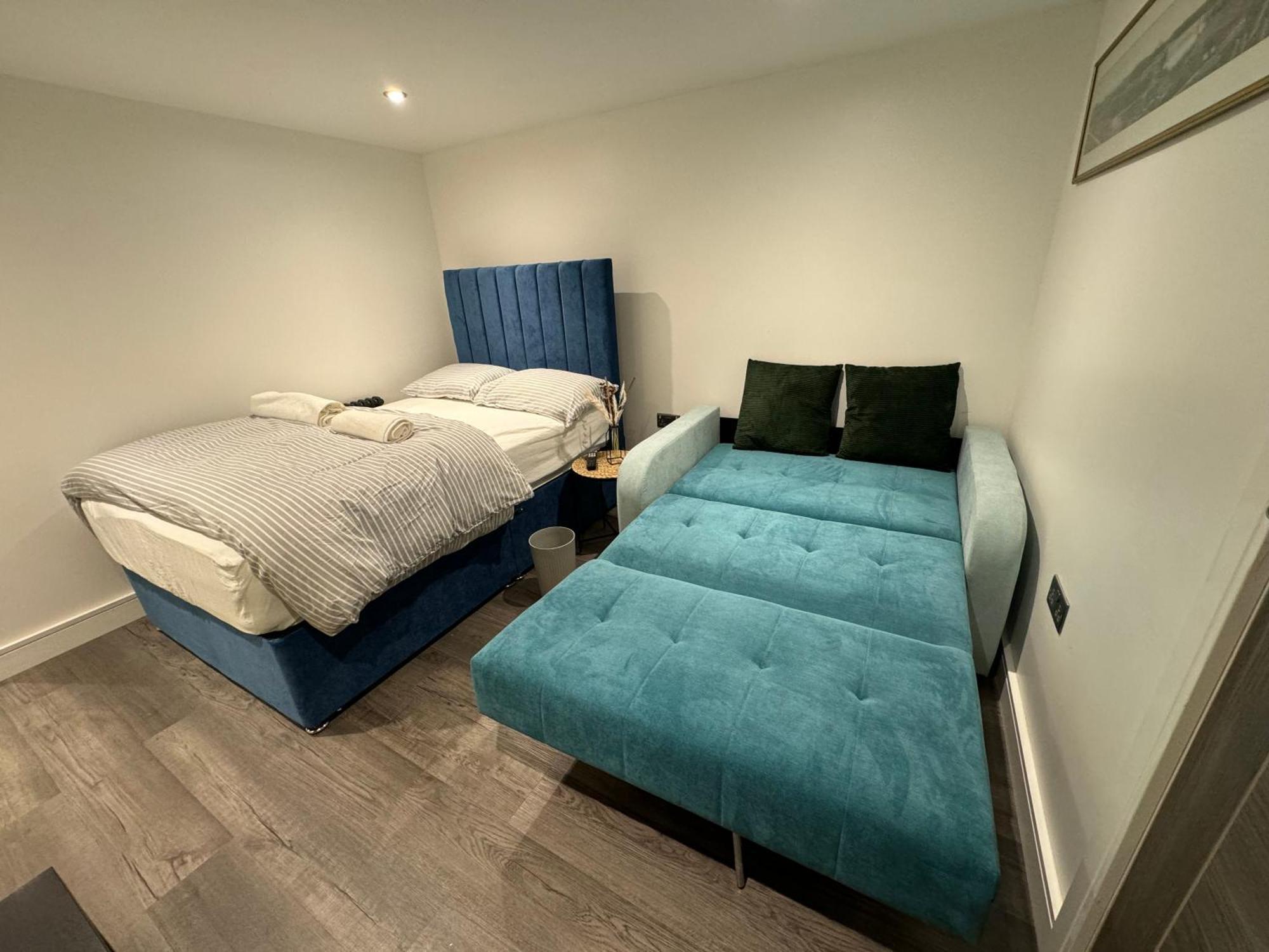 Southgate Luxury Apartments Elland Екстериор снимка