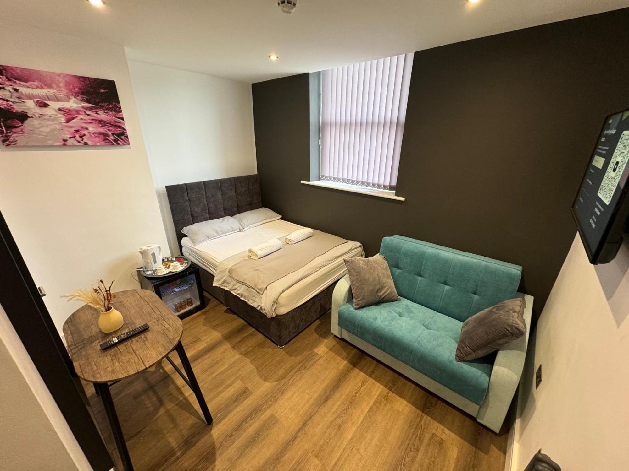 Southgate Luxury Apartments Elland Екстериор снимка