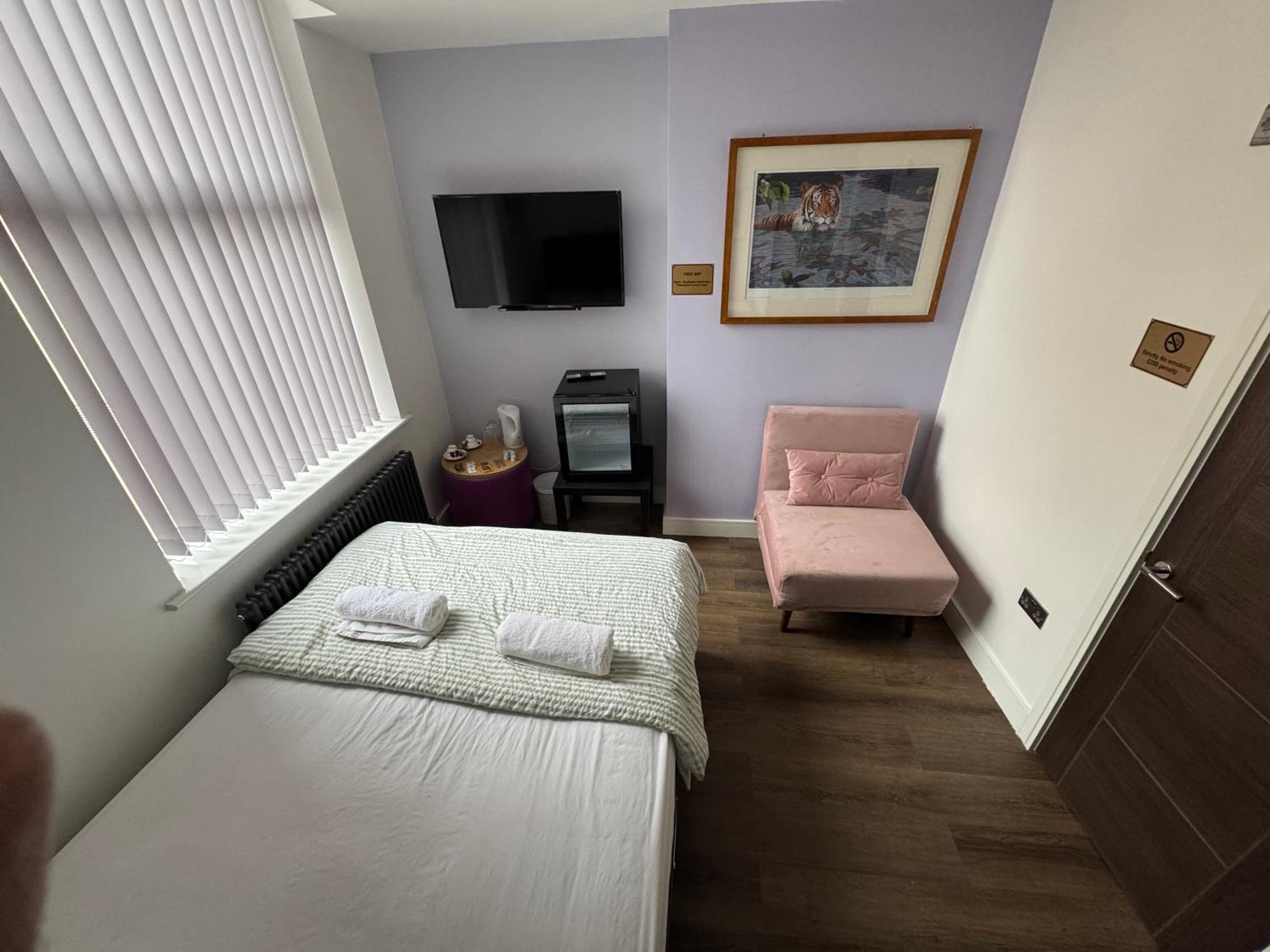 Southgate Luxury Apartments Elland Екстериор снимка
