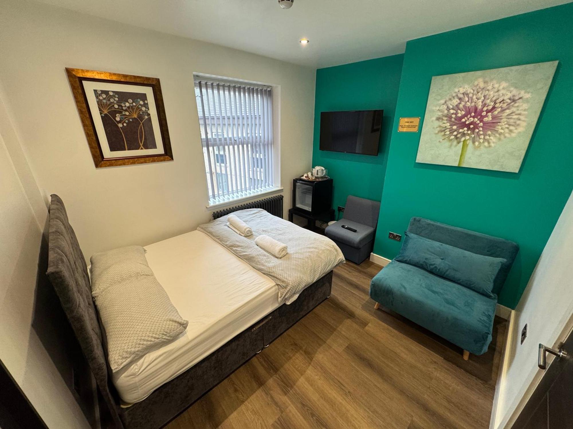Southgate Luxury Apartments Elland Екстериор снимка
