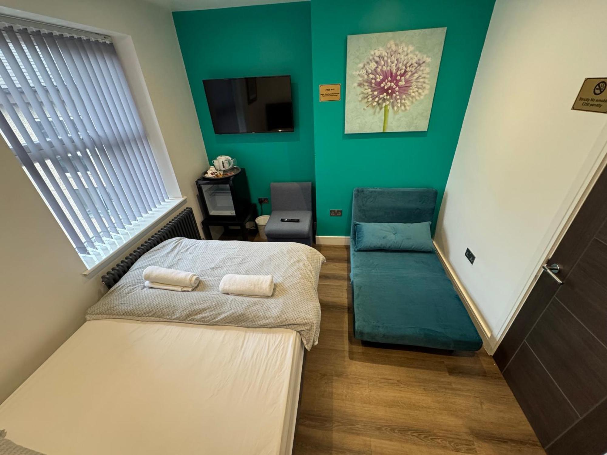 Southgate Luxury Apartments Elland Екстериор снимка